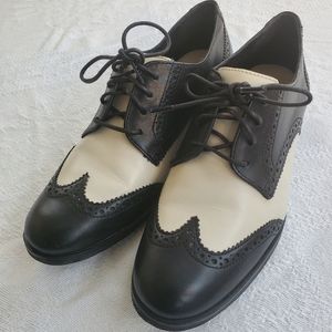 Cole Hann Black and White Oxford 6.5